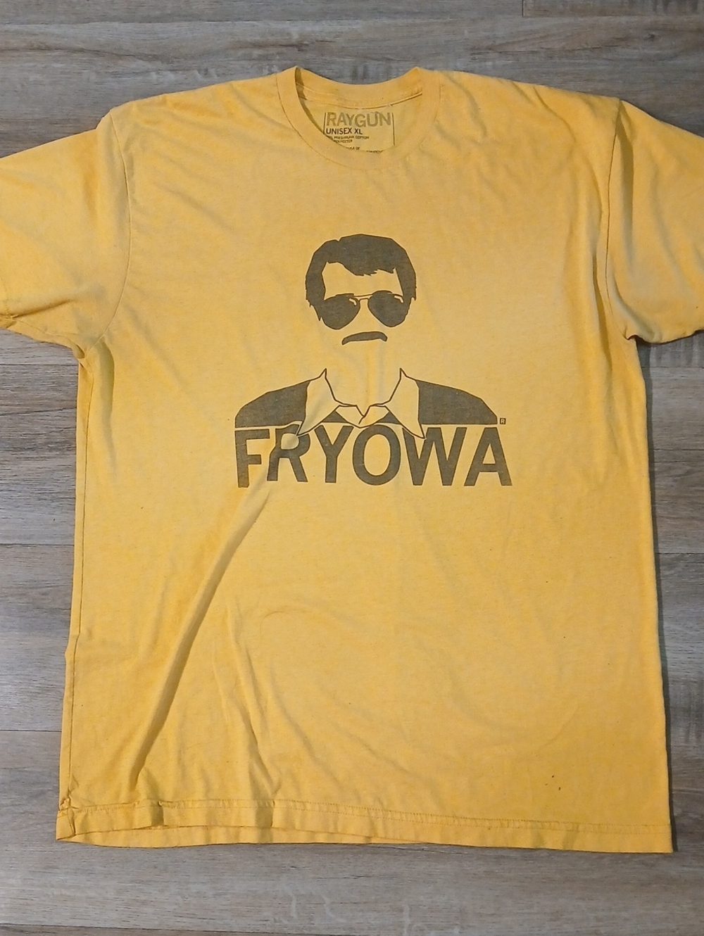 VINTAGE!! Raygun FRYOWA Short Sleeve Graphic Tee - Yellow